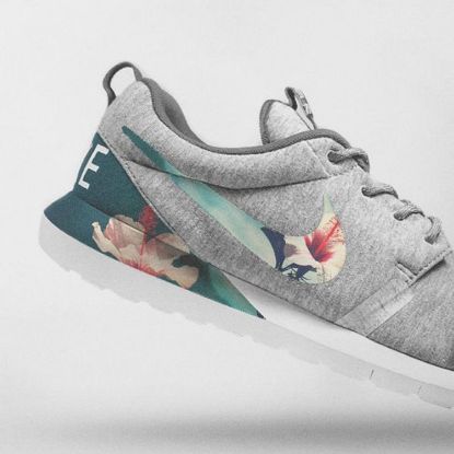 Imagem de Nike Floral Roshe Customized Running Shoes